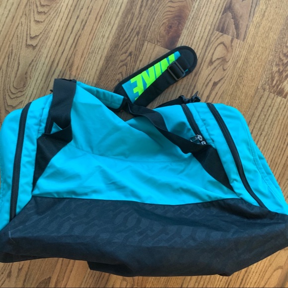 Vintage retro NIKE Gym Bag - Picture 4 of 8